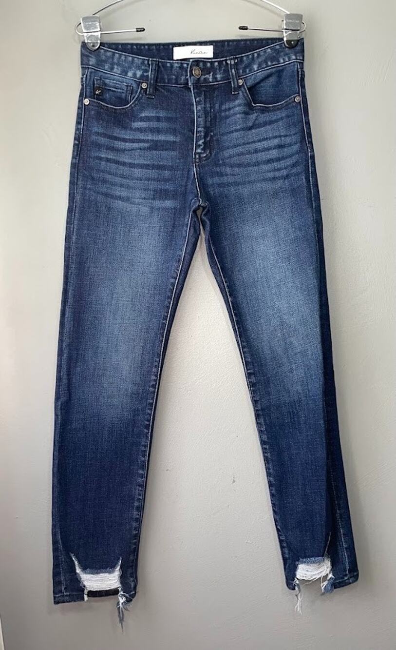 KanCan Blue Jeans Size 5 26 Mid Rise Slim Straight Distressed Dark Stretch Denim